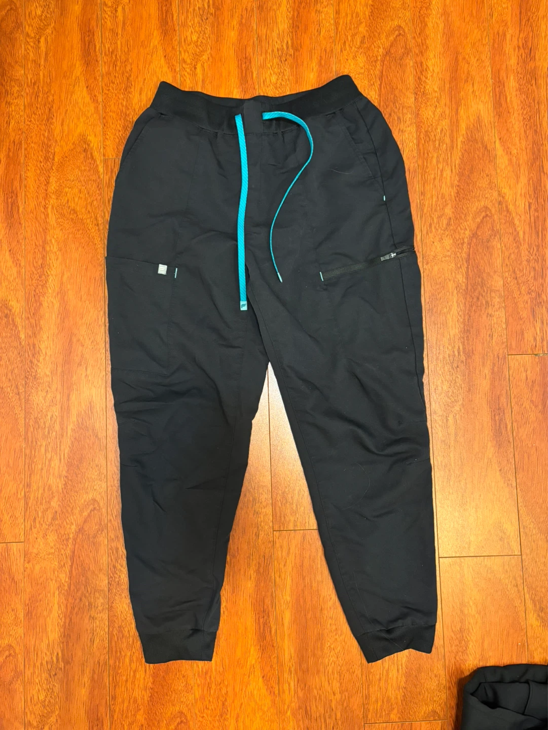 Fabletics Black Scrub Top and Pants Set - photo 3