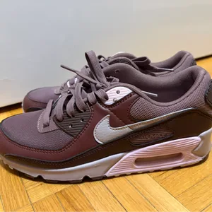 New Nike Air Max 90 Women's Shoes - Size 8