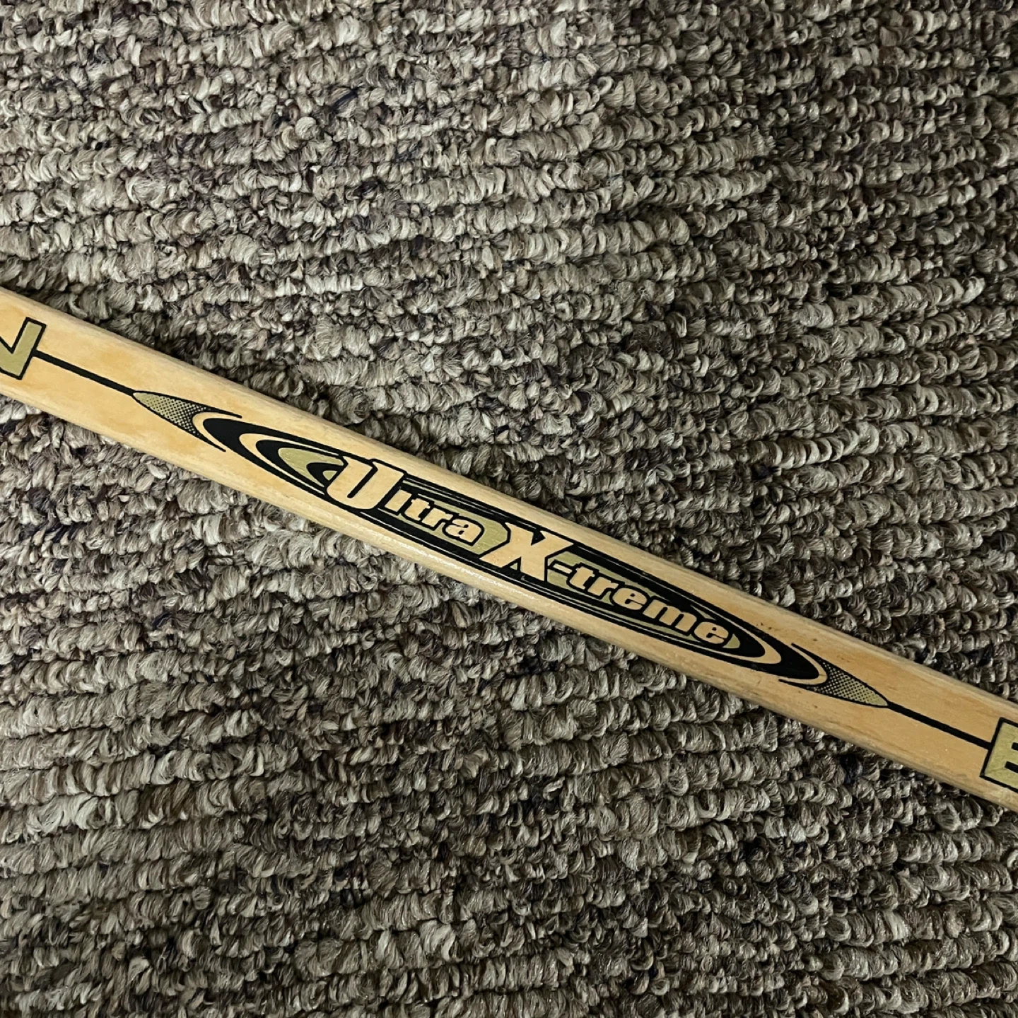 Vintage Easton Ultra X-treme Left-shot Hockey Stick (52 inches) - photo 3