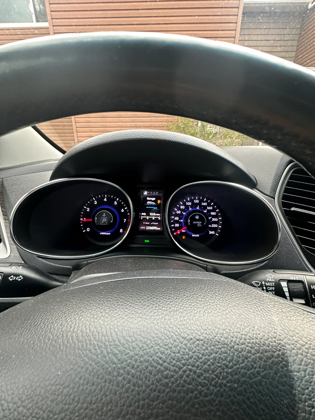Black Hyundai Santa Fe Sport 2.0 AWD - photo 5