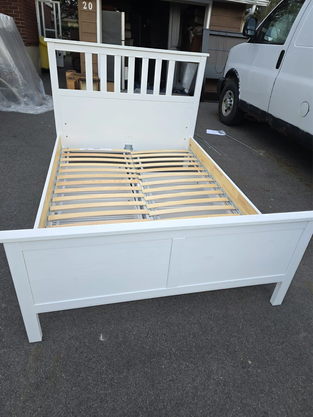 Ikea hemnes White Twin Bed Frame with Storage Drawers