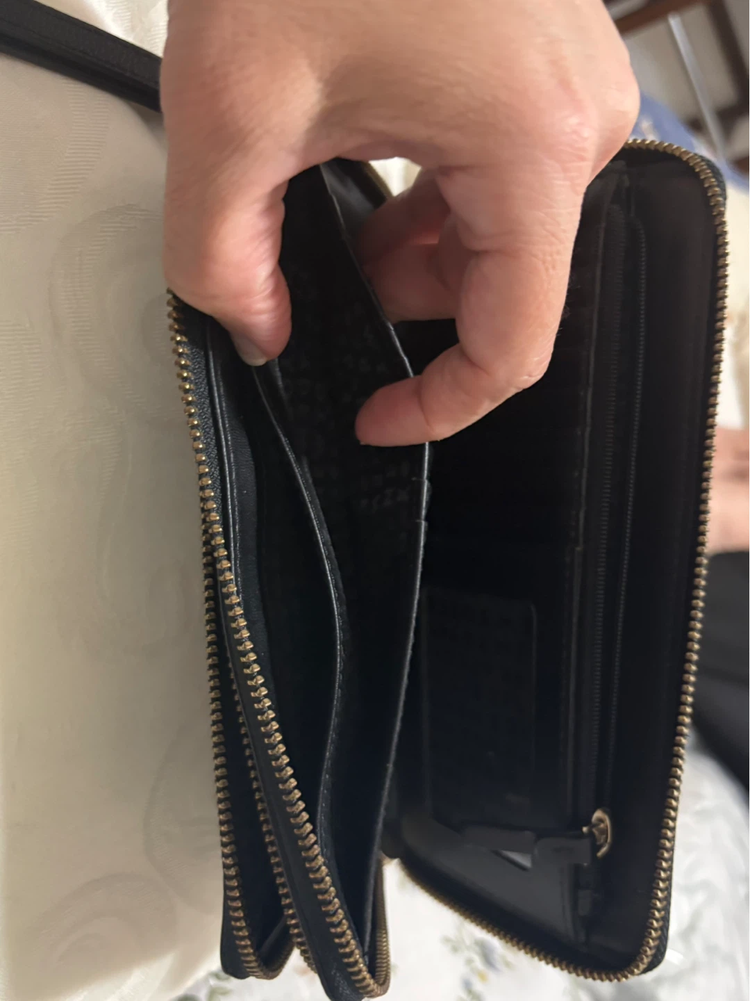 Kate Spade Black Leather Zip Around Wallet - photo 4