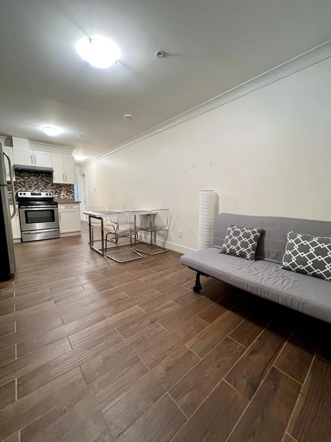 1 bedroom basement suite Vancouver - photo 3