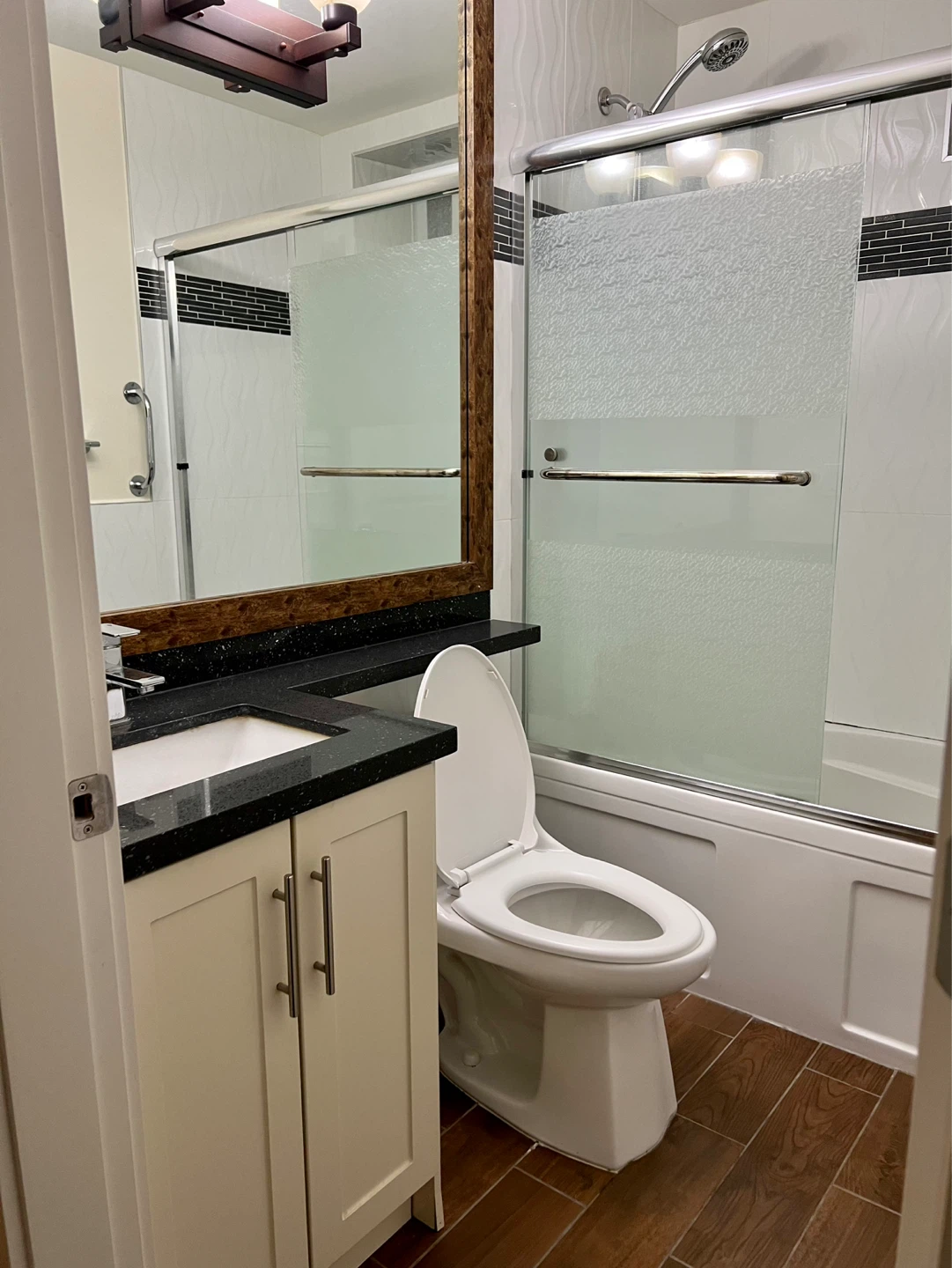 1 bedroom basement suite Vancouver - photo 5
