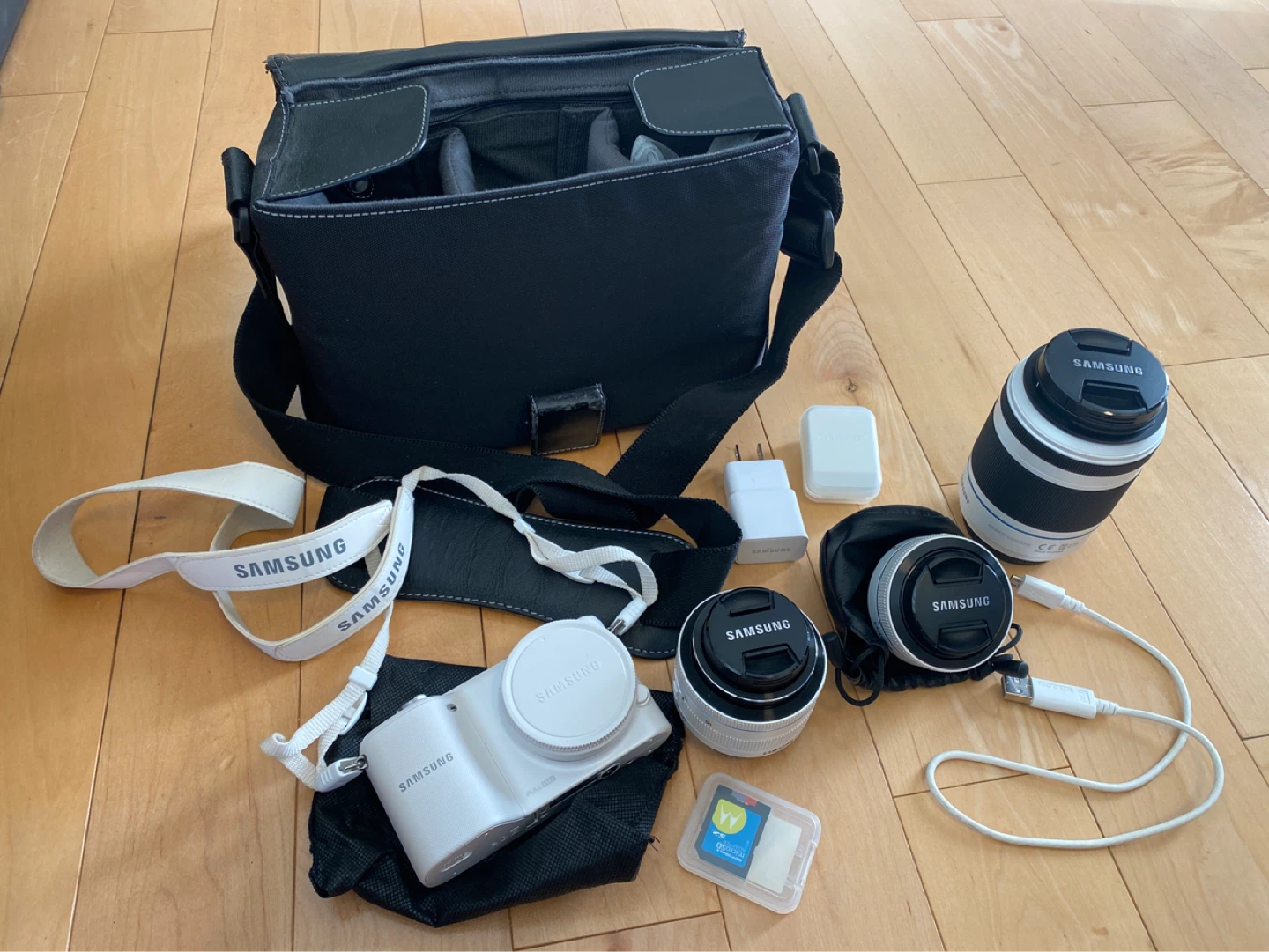 Samsung NX2000 Mirrorless Camera with Lenses and Bag