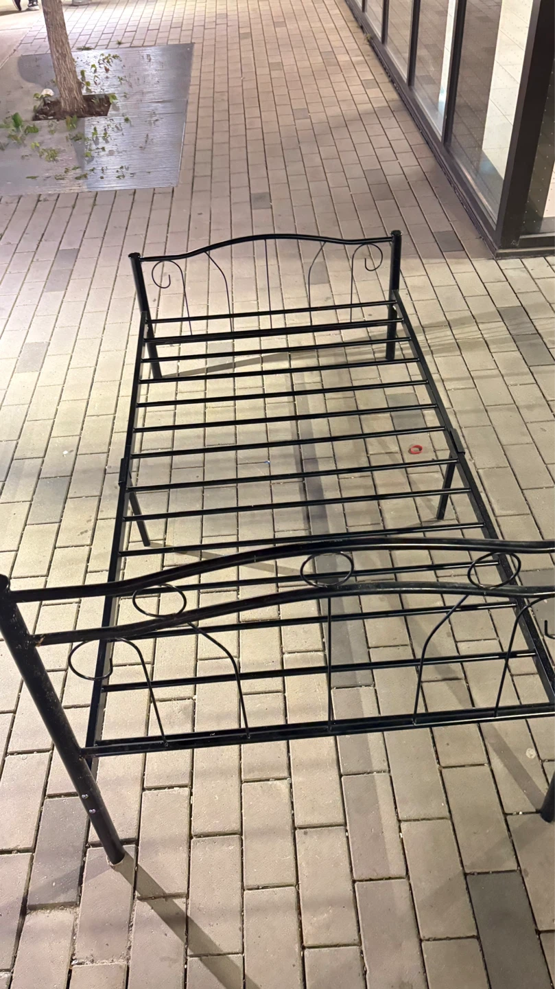 Black Metal Twin Bed Frame - photo 3