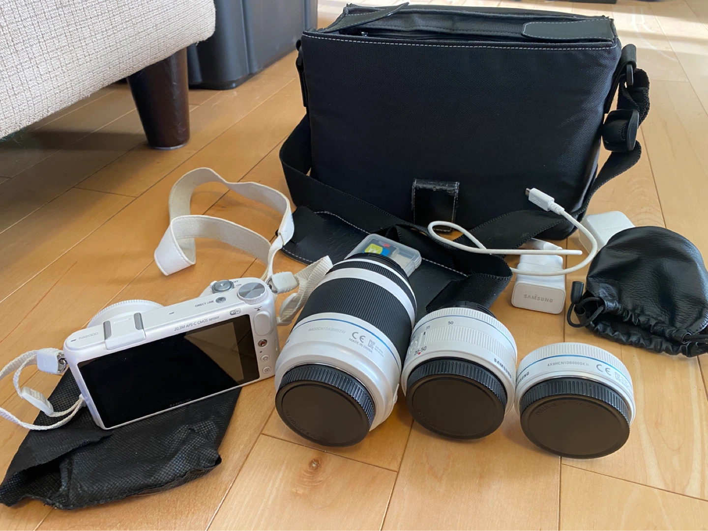 Samsung NX2000 Mirrorless Camera with Lenses and Bag - photo 5