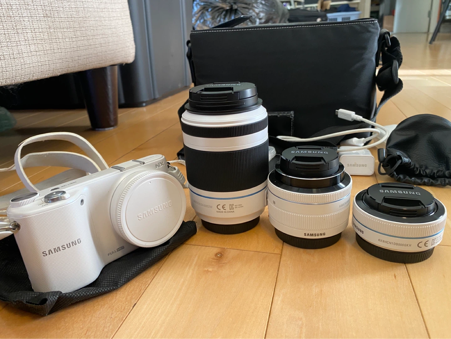 Samsung NX2000 Mirrorless Camera with Lenses and Bag - photo 4