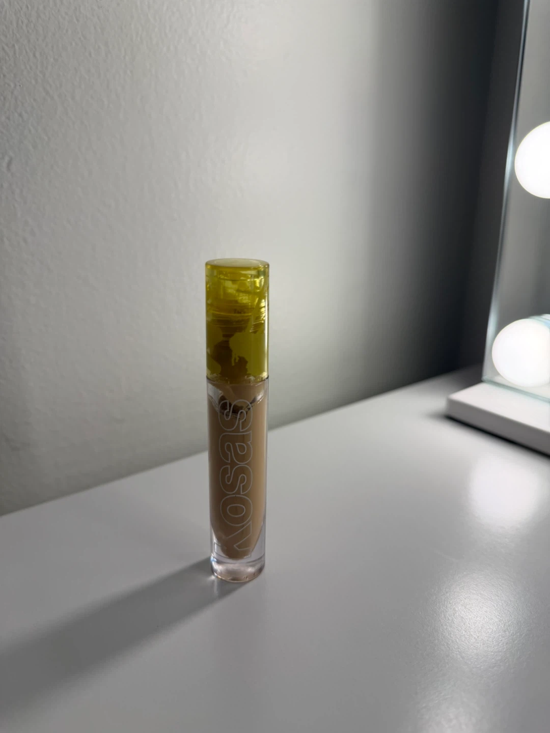 Kosås Revealer Super Creamy Brightening Concealer Tone 5.5 O - photo 2