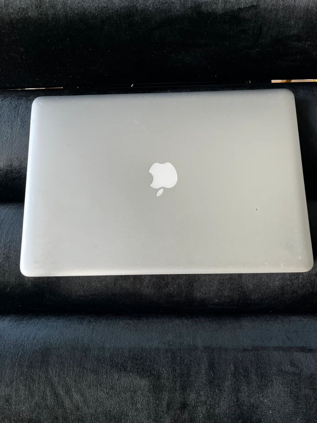 Apple MacBook Pro Laptop 2010 model - photo 2