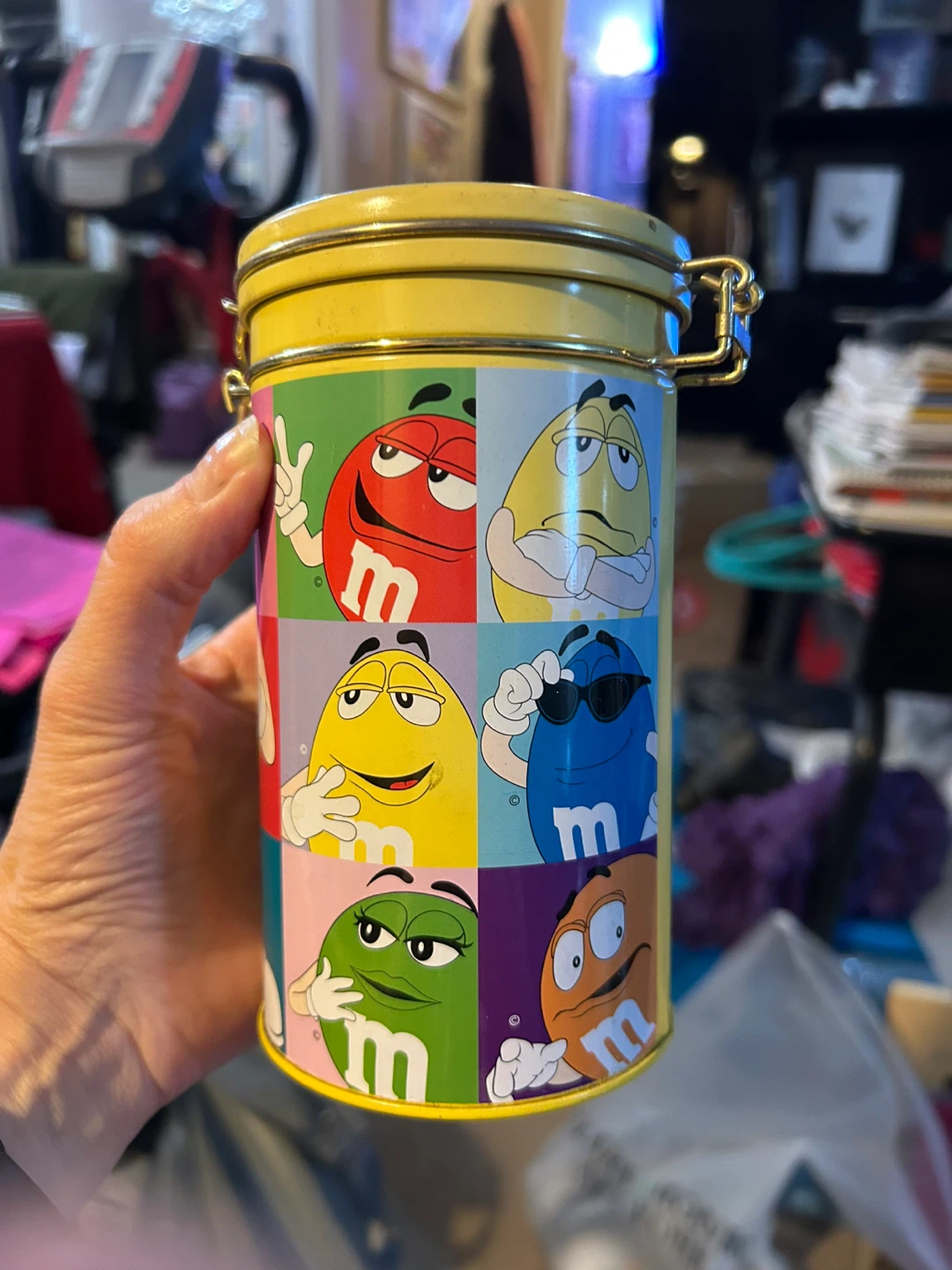 M&M's Tin Canister with 4 peanuts cookie stamps - photo 4