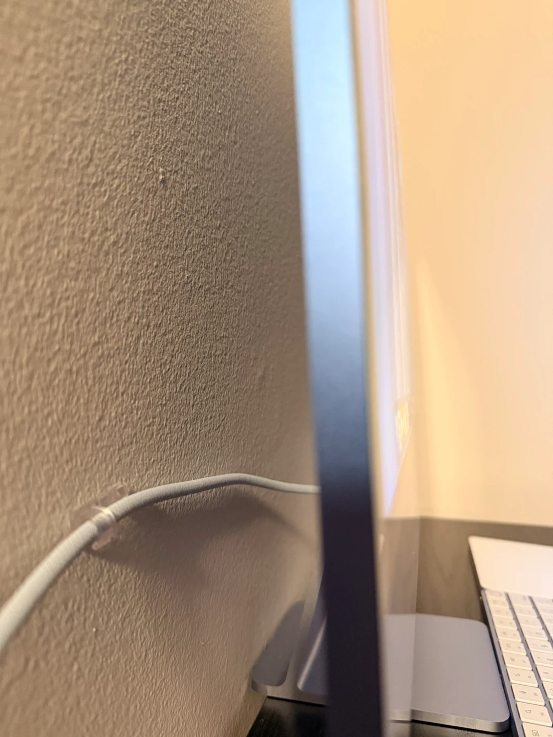 iMac M4 24" Blue 16GB/512GB + Magic Trackpad - Like New - photo 3