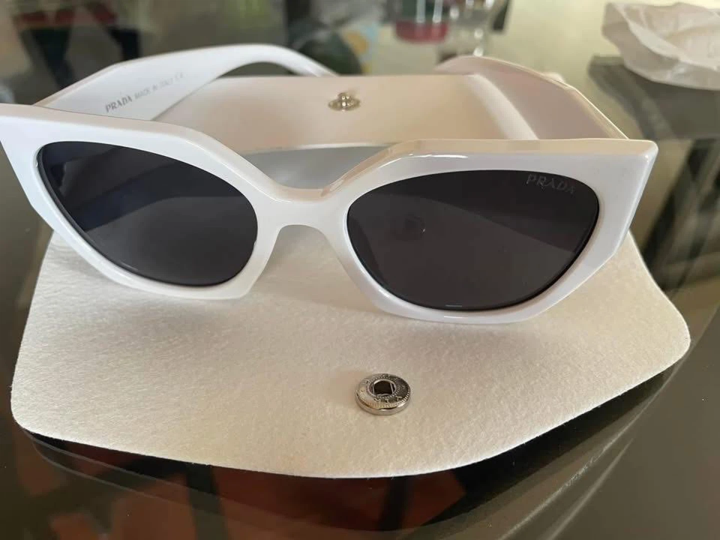 Bag cc Prada Sunglasses asking the price $? - photo 4