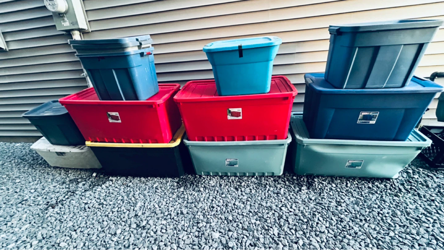 Large Plastic Storage Totes / Bins – Multiple Sizes 13 pcs
