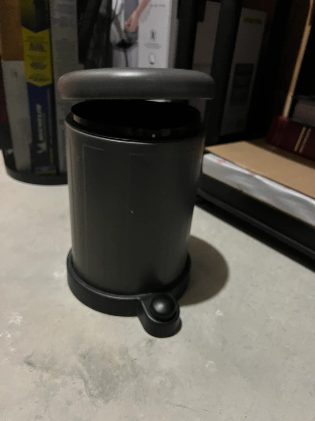 Grey Step Can Trash Bin - photo 2