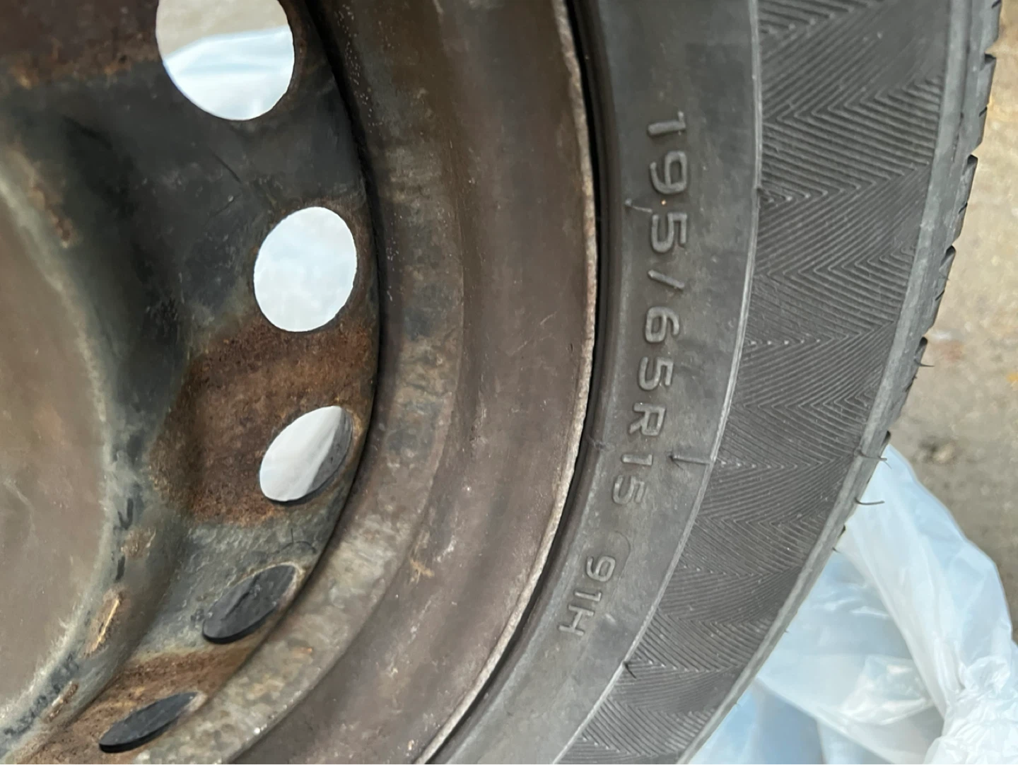 Set of 4 Used Wheels 195/65R15 - photo 3
