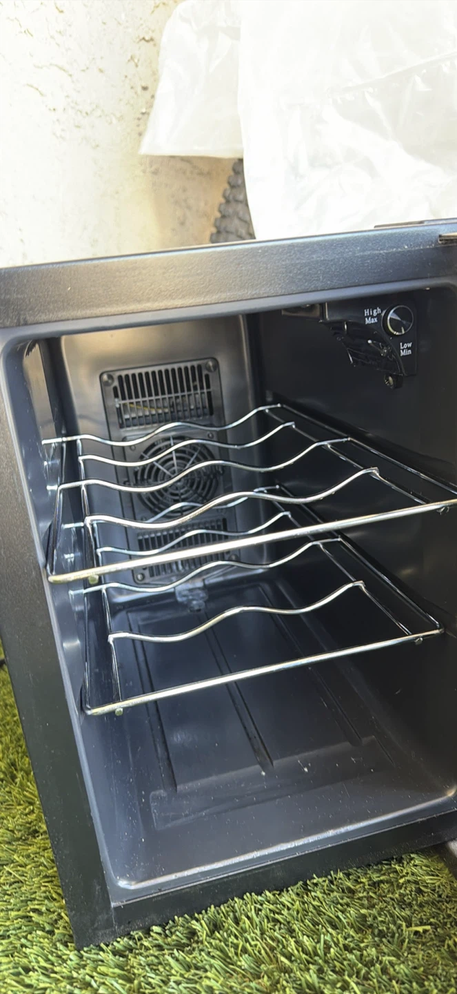 Magic Chef Wine/Beer Cooler - photo 2