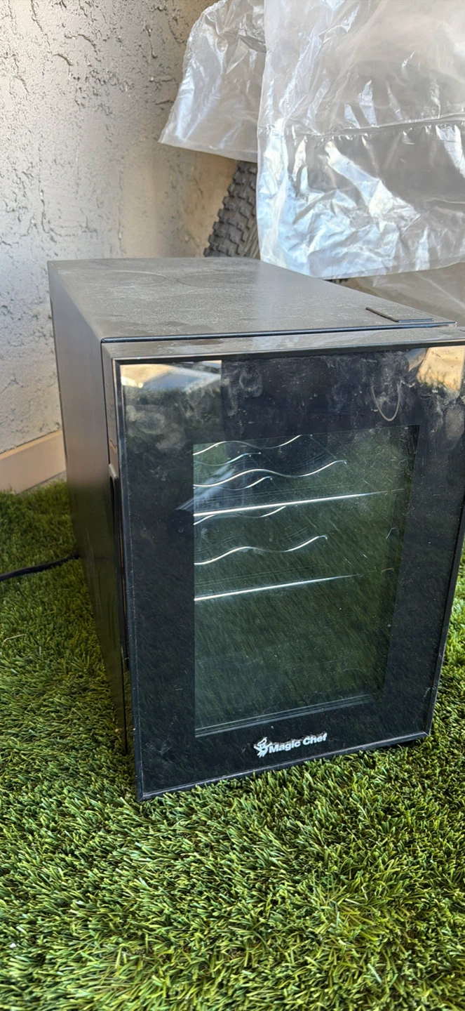 Magic Chef Wine/Beer Cooler - photo 3