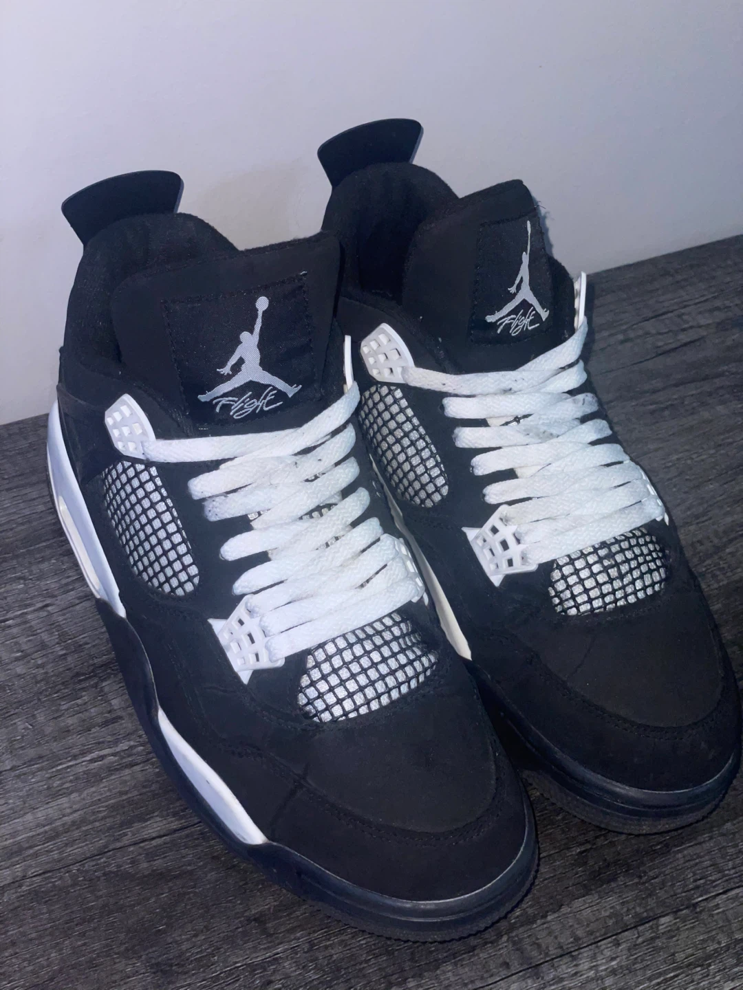 Jordan 4 White Thunder