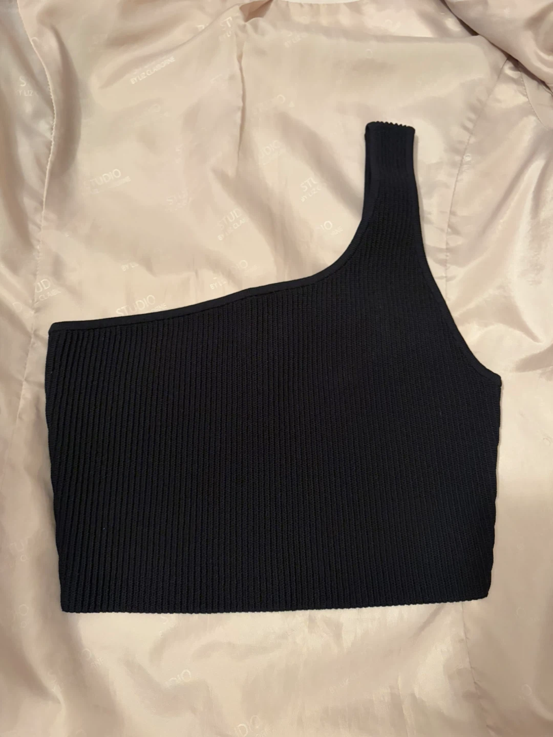 Oritzia tank top and shorts - photo 4