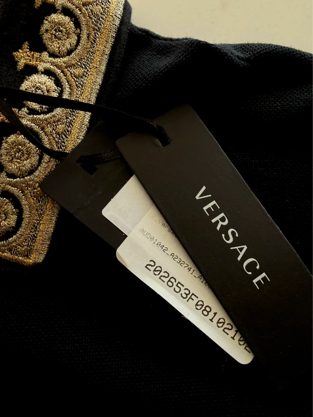 $105 Versace Gold ‘Royal’ Polo Authentic QR Code Size Small - photo 5