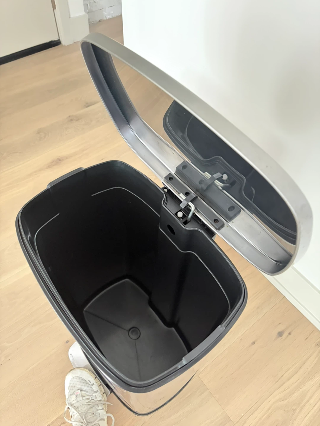 Stainless Steel Step Trash Can - photo 2