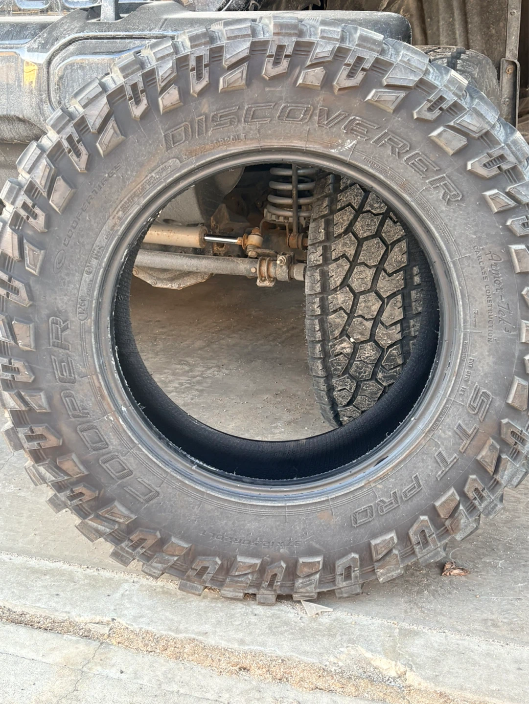 Cooper Discoverer STT PRO Mud-Terrain Tire