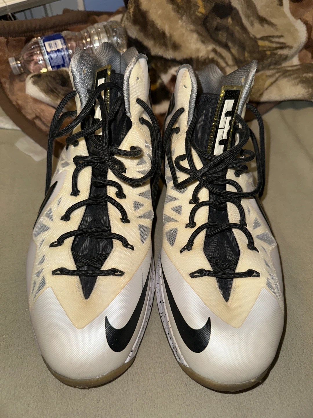 Nike LeBron XI Basketball Shoes