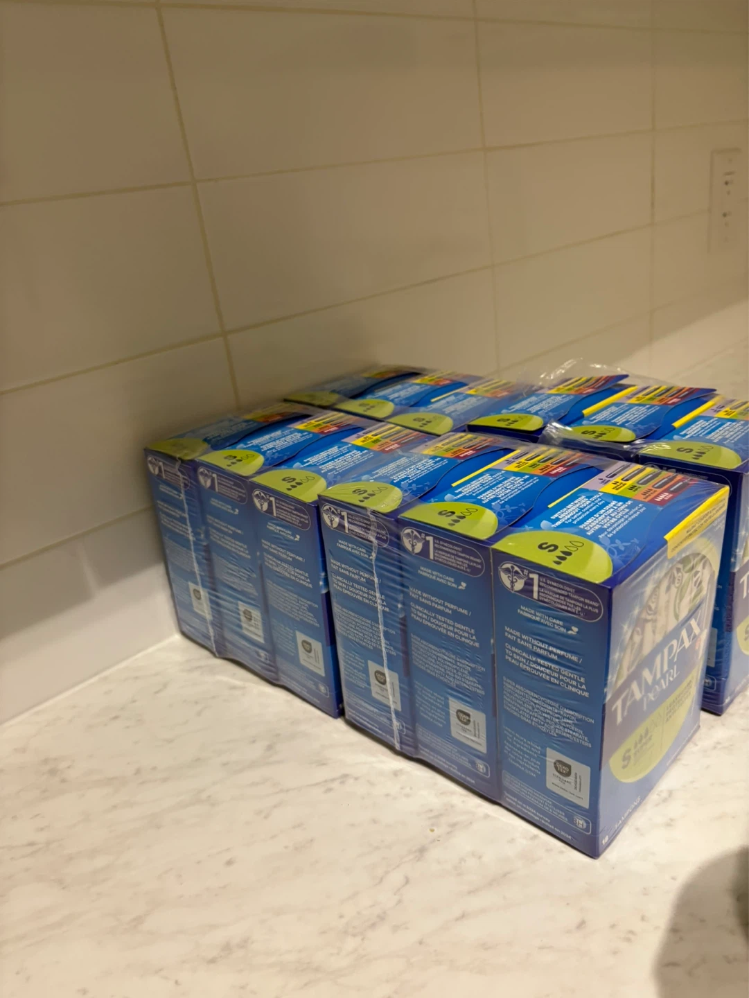 Tampax Pearl Super Unscented Tampons - 18 Count (Pack of 12) - photo 5
