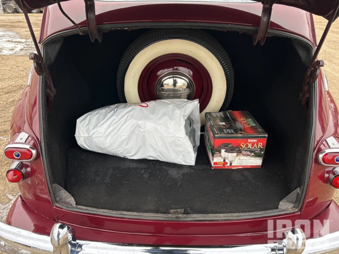 1949 Ford Super Deluxe Sedan - photo 4