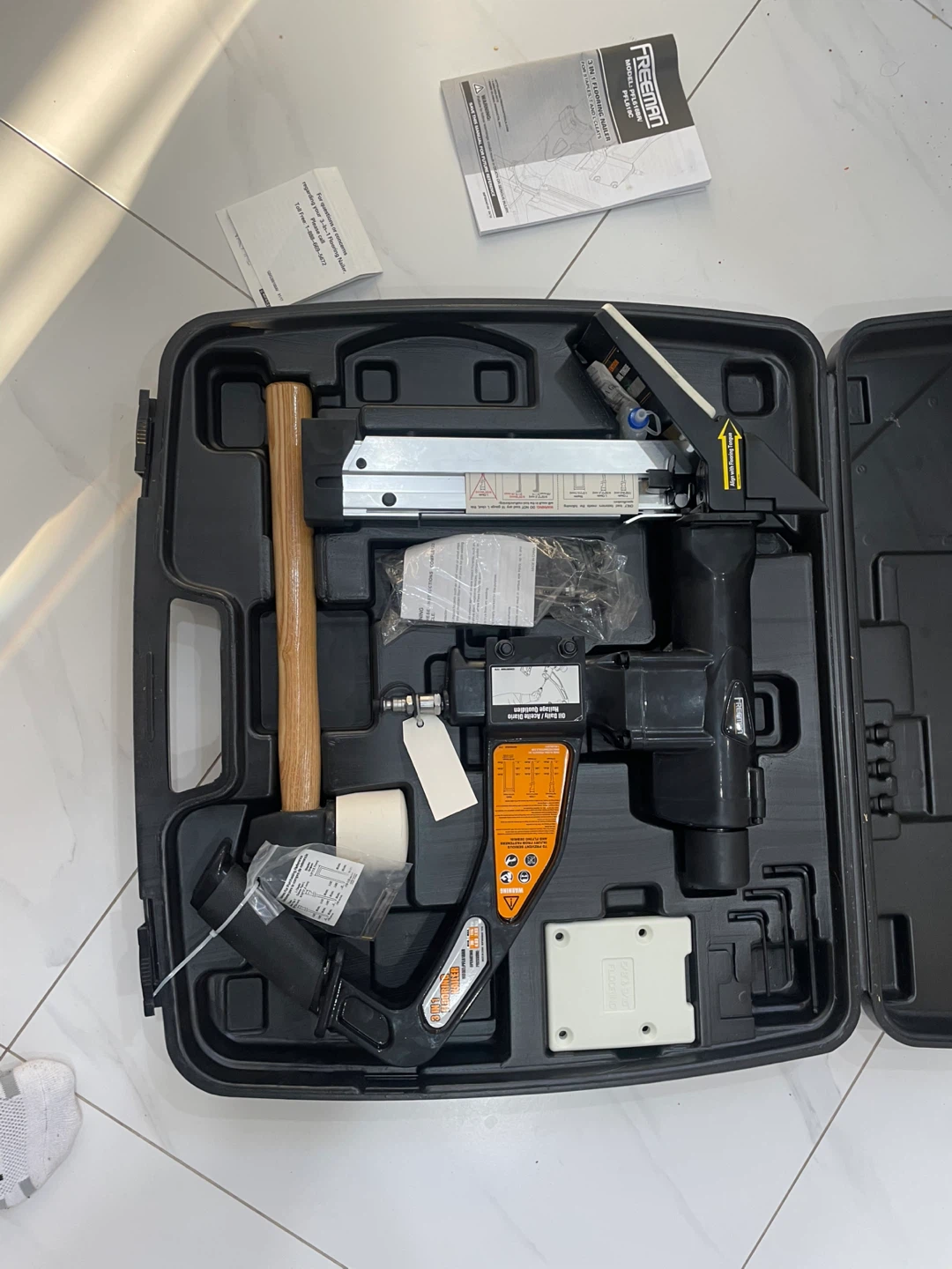 Nailer flooring tool set, new condition - photo 2