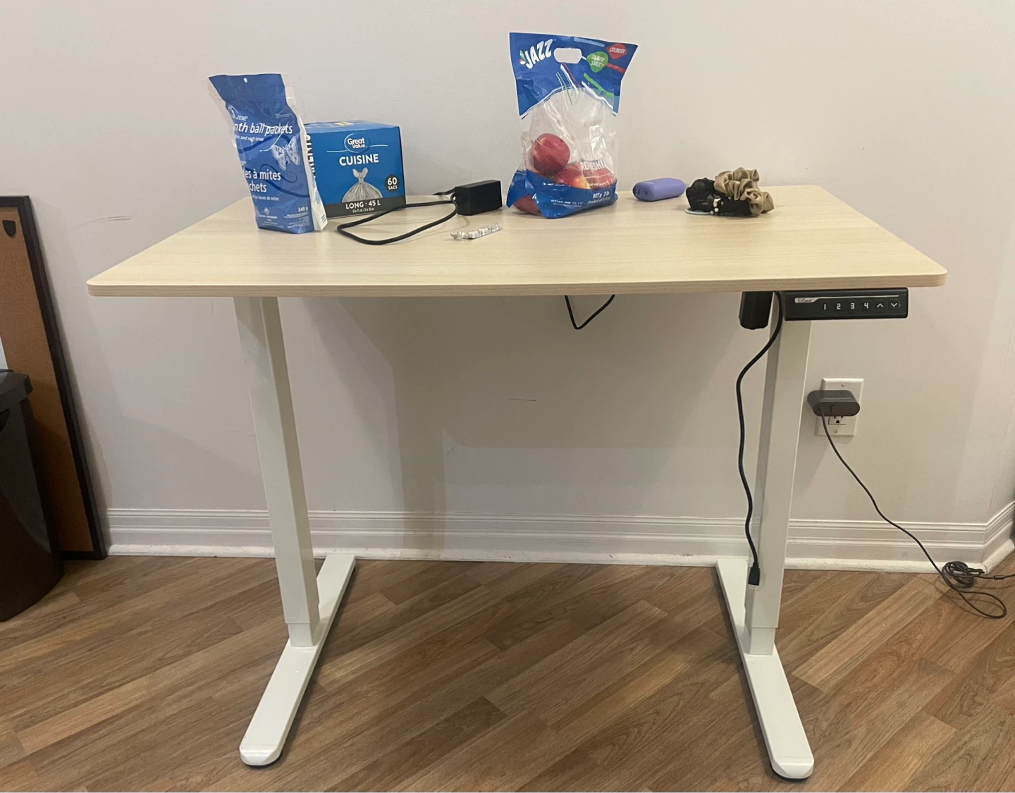 Ergear Height Adjustable Electric Standing Desk - 40 x 24 Inches - photo 3