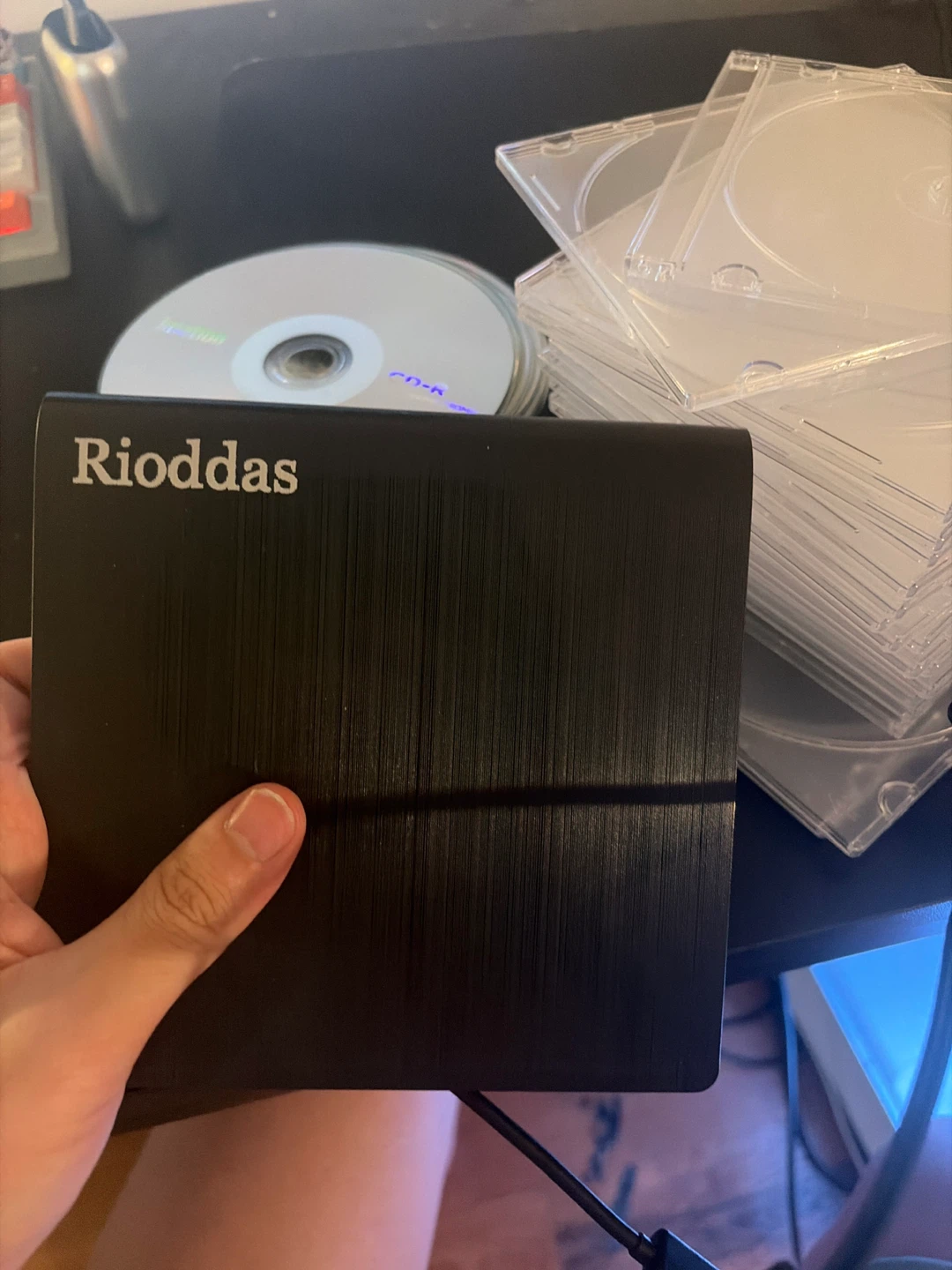 RioDdas External CD/DVD Drive with Blank Discs and Cases - photo 2