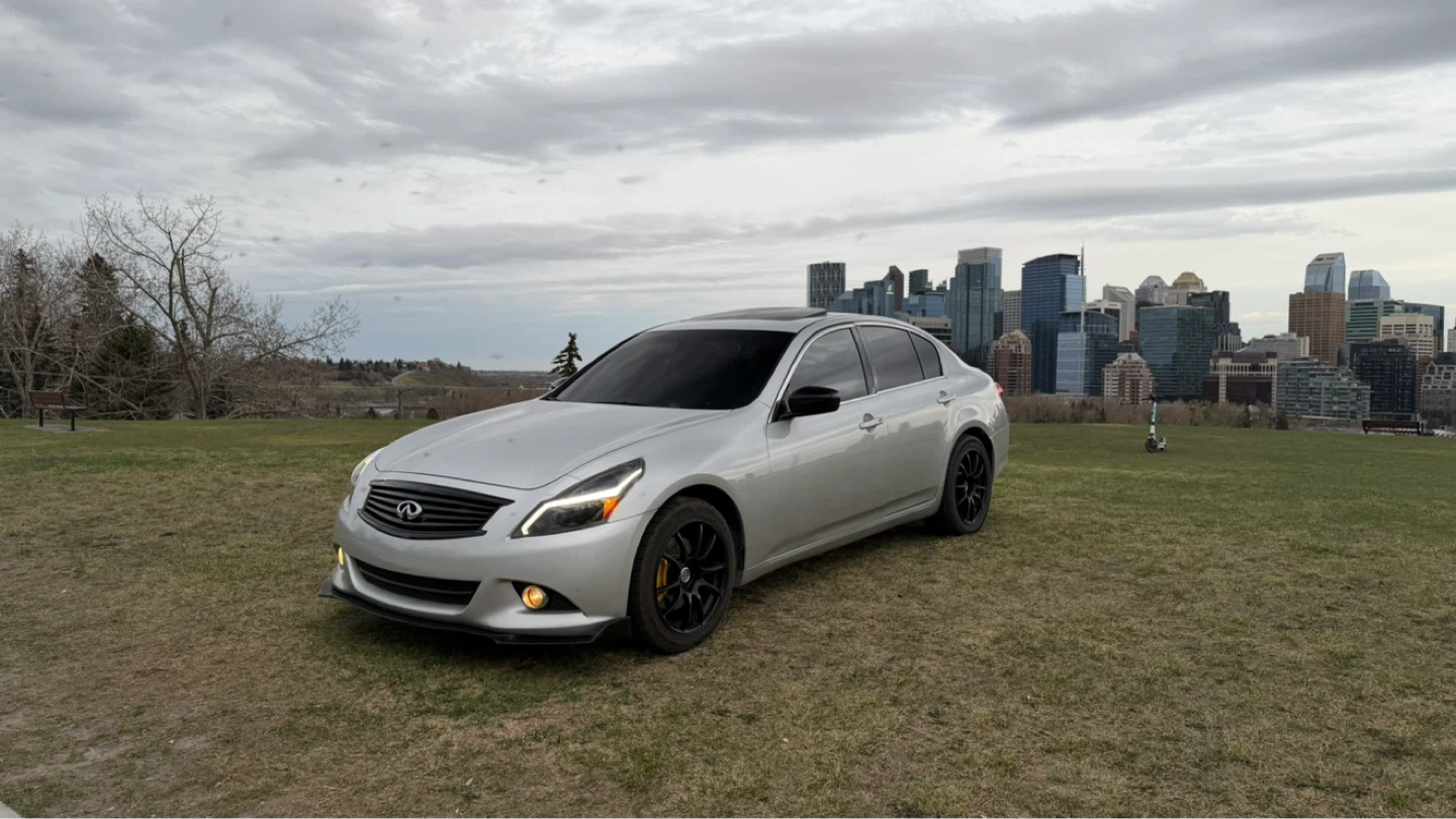 Silver Infiniti G37 Sedan - photo 3