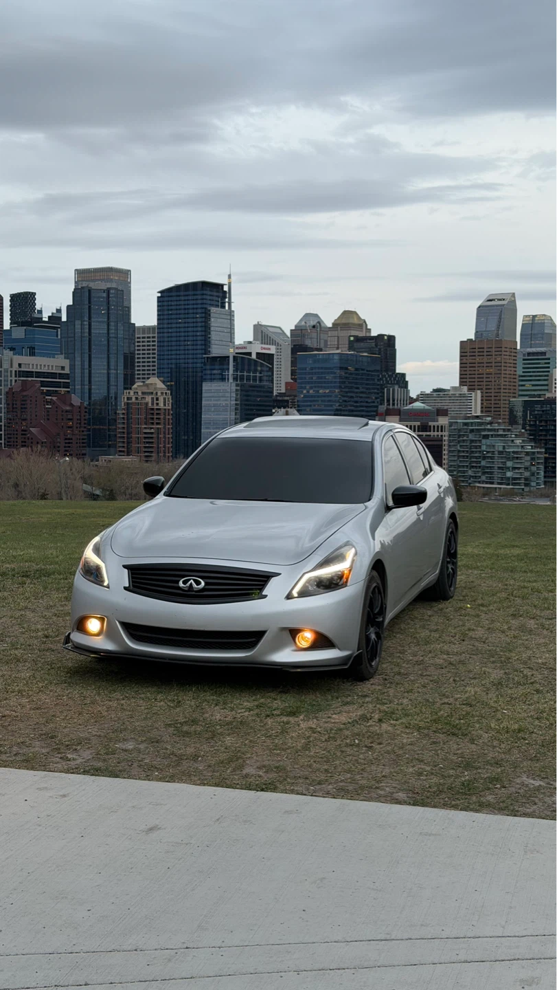 Silver Infiniti G37 Sedan - photo 2