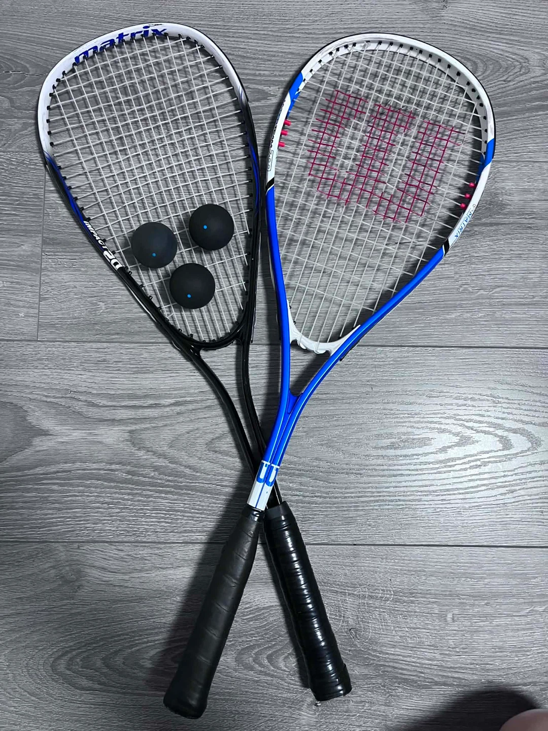 2 Squash Rackets (Wilson & Matrix) + 3 Balls