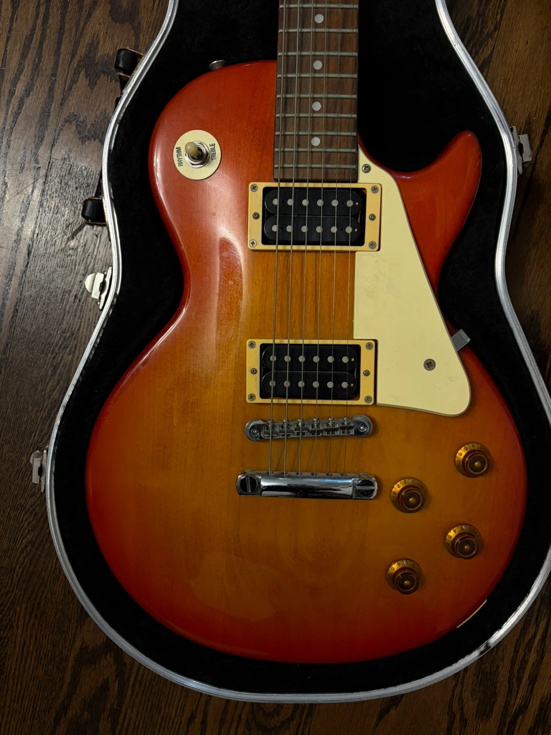 Epiphone Electric Guitar with Hard Case - photo 2