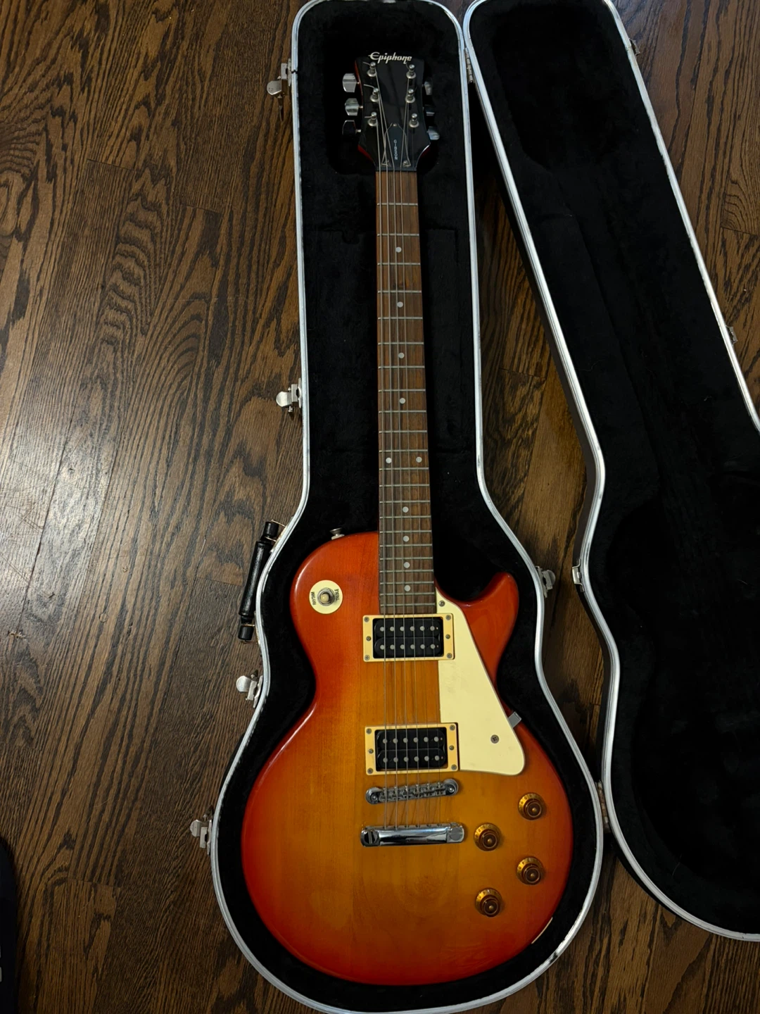 Epiphone Electric Guitar with Hard Case - photo 4