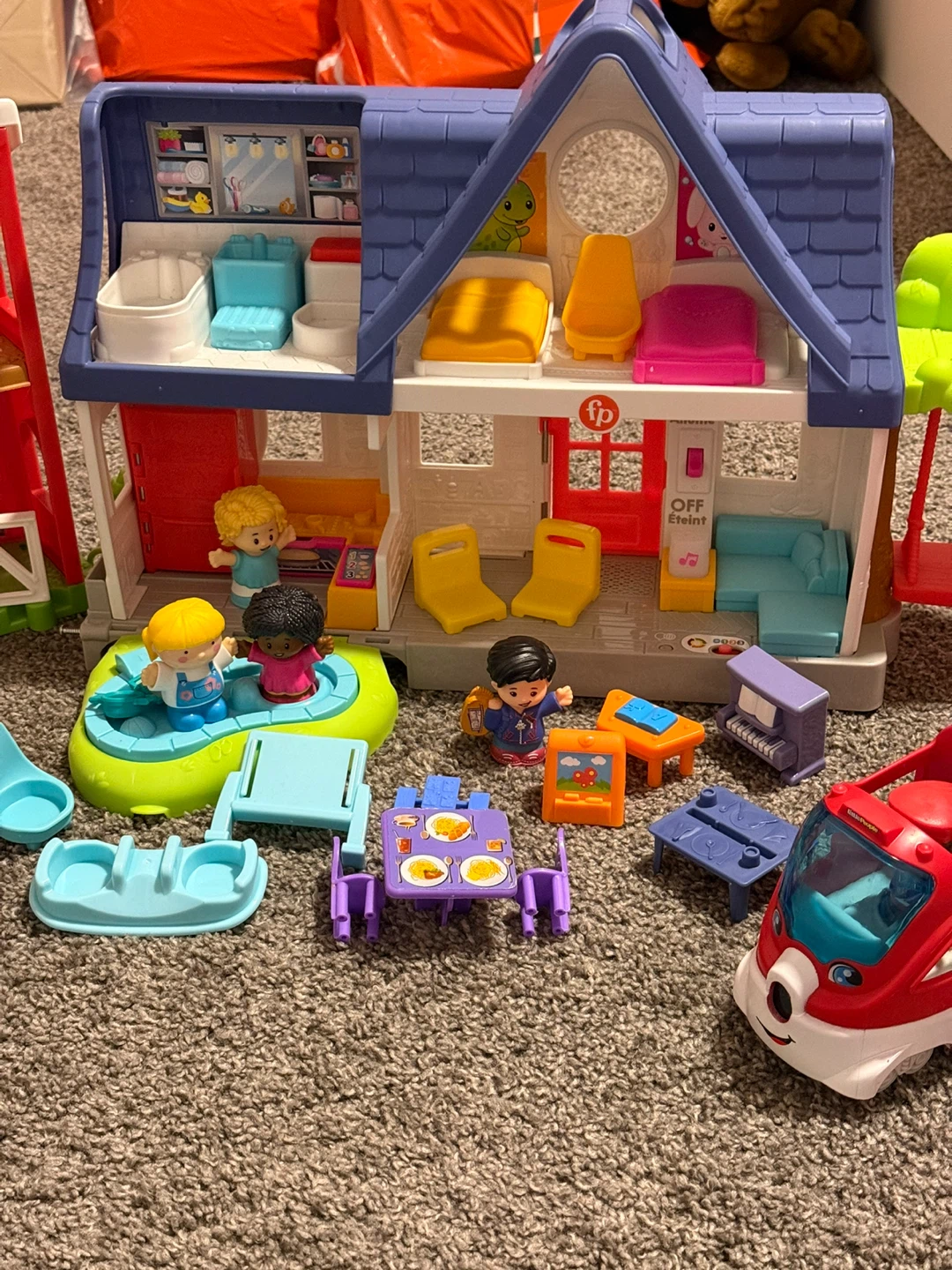 Fisher-Price Little People Farm & House Playset with Train - photo 2