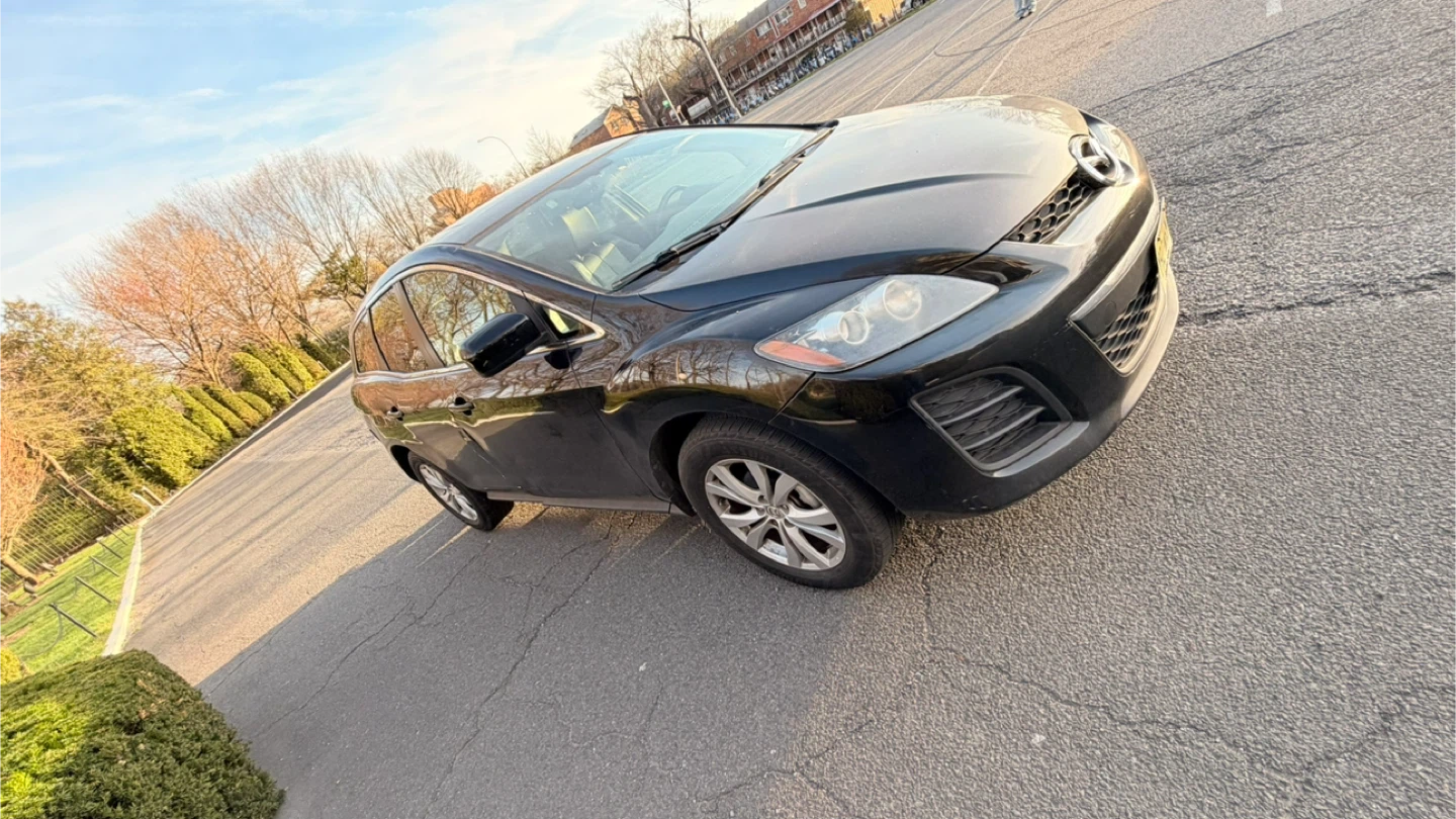 Black Mazda CX-7 SUV - photo 2