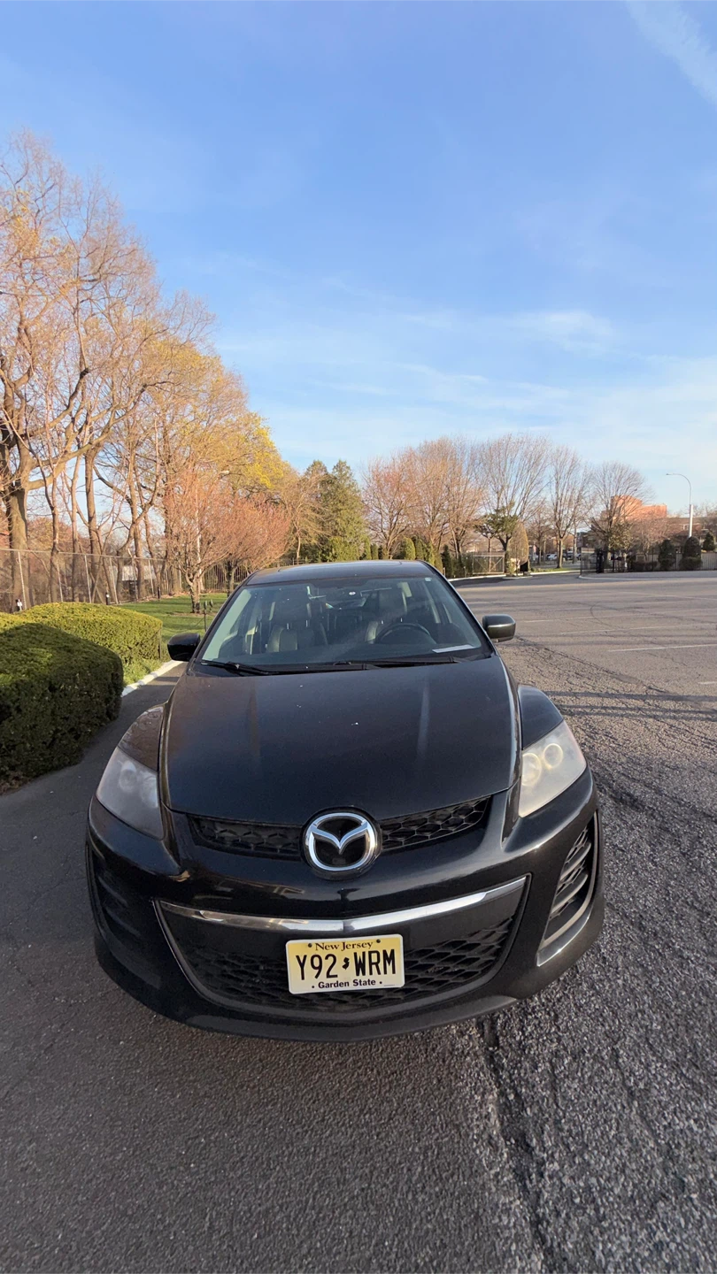 Black Mazda CX-7 SUV