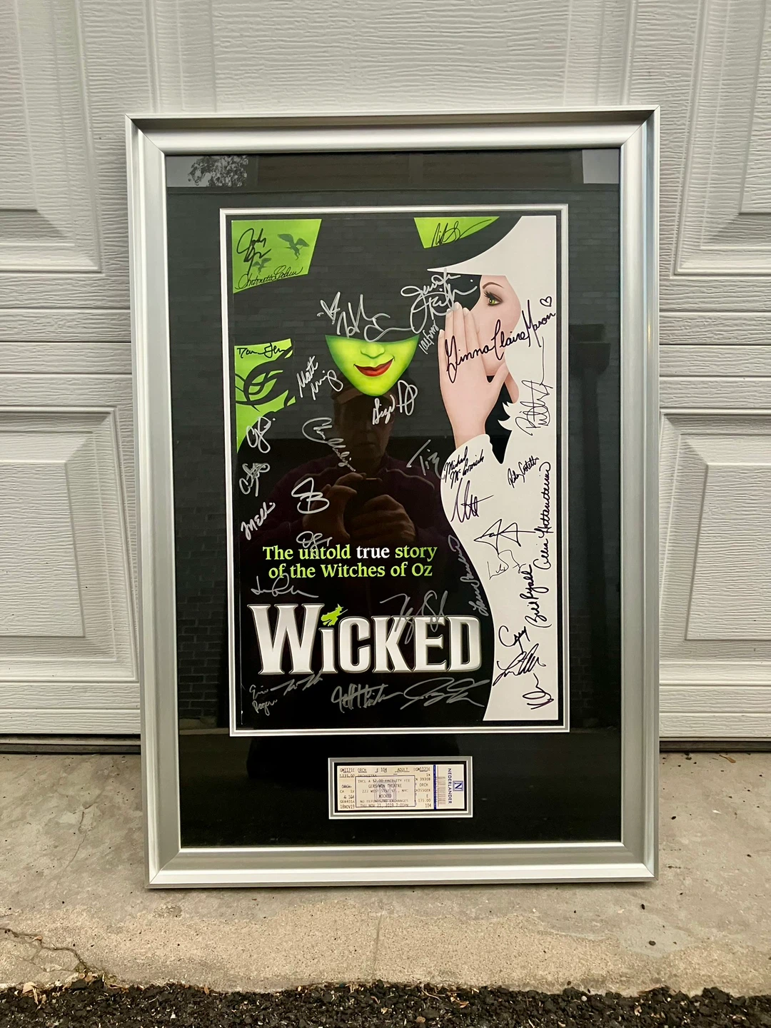 2019 Cast Signed Framed Wicked Poster - 22.5” x 33.5” - photo 3