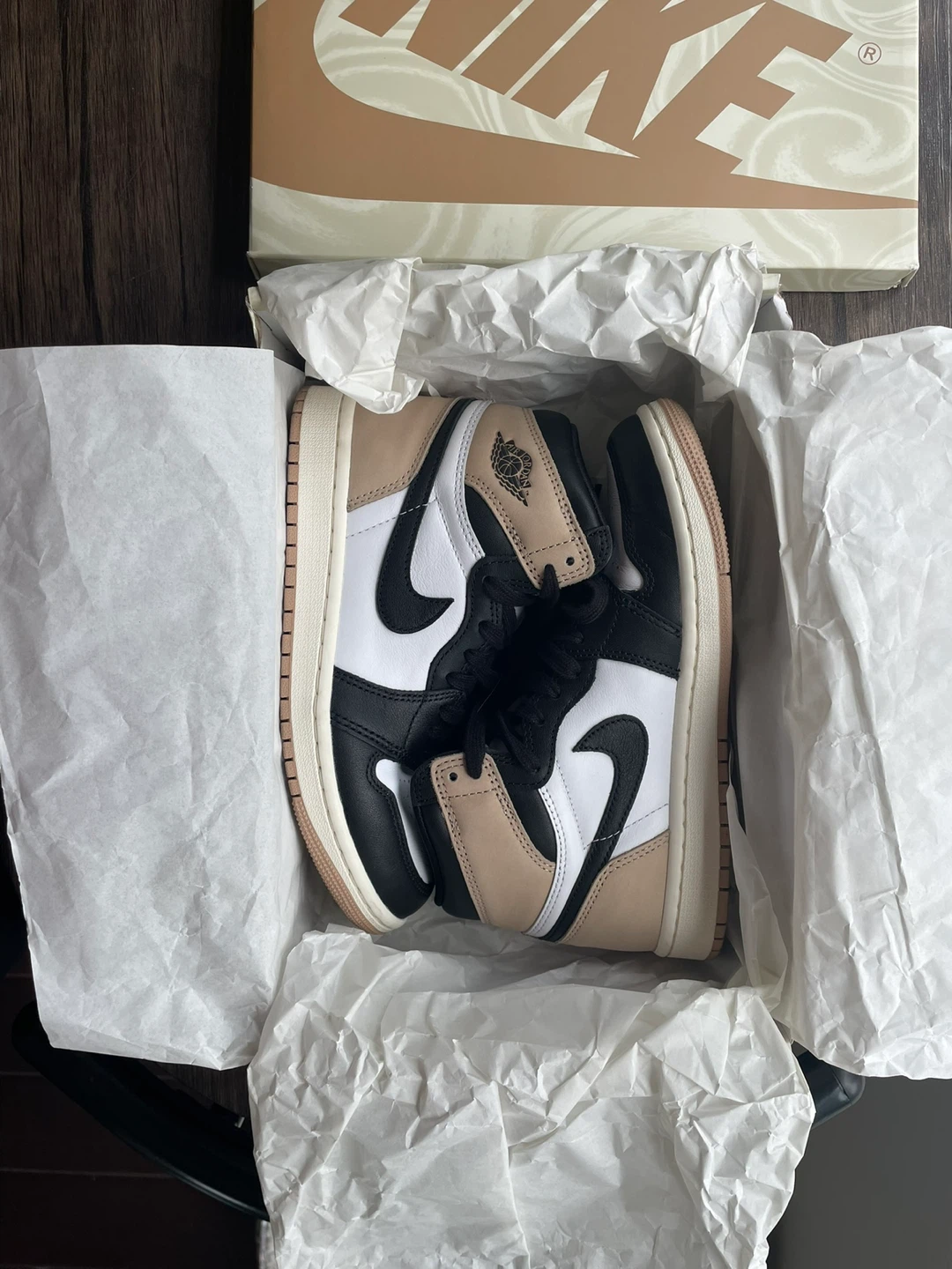 Nike Air Jordan 1 Retro High OG “Latte” – Women’s Size 6 - photo 2