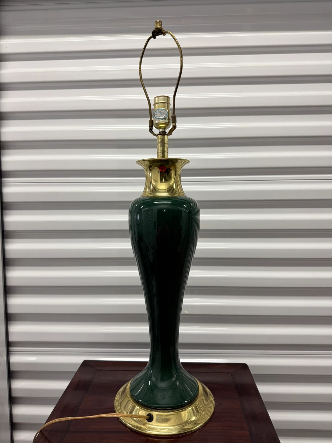Mid-Century Green Ceramic Table Lamp w/brass base - photo 2