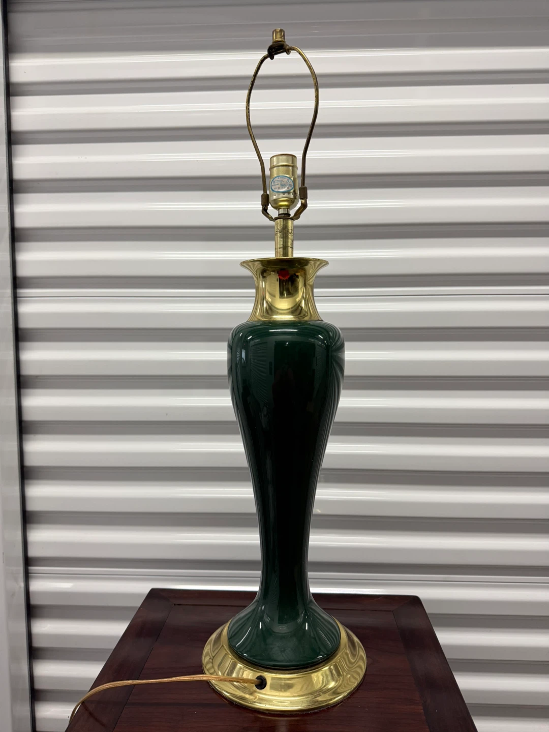 Mid-Century Green Ceramic Table Lamp w/brass base - photo 3