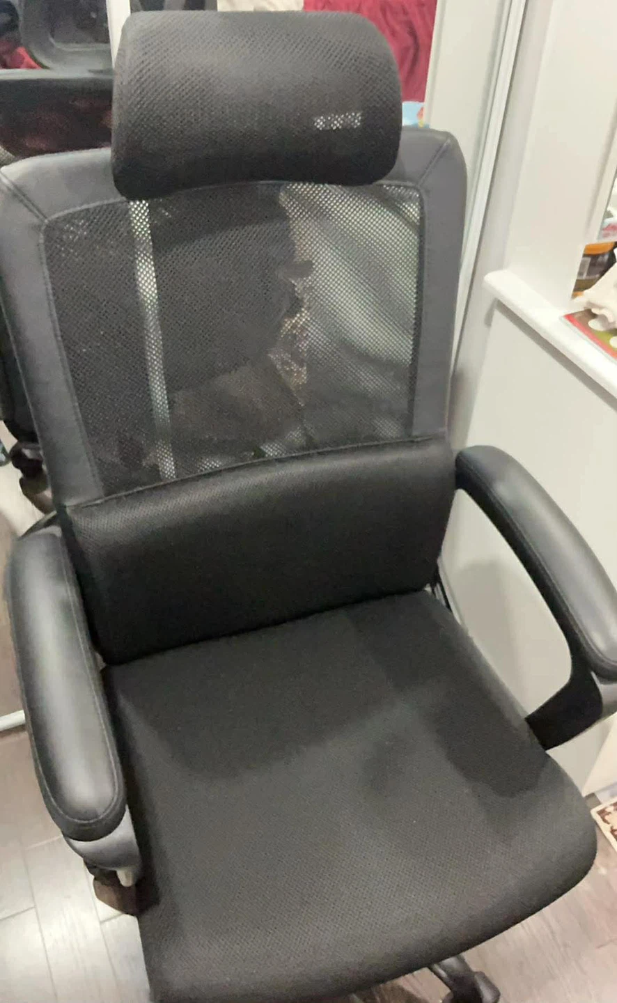 Black Mesh Office Chair with Headrest
