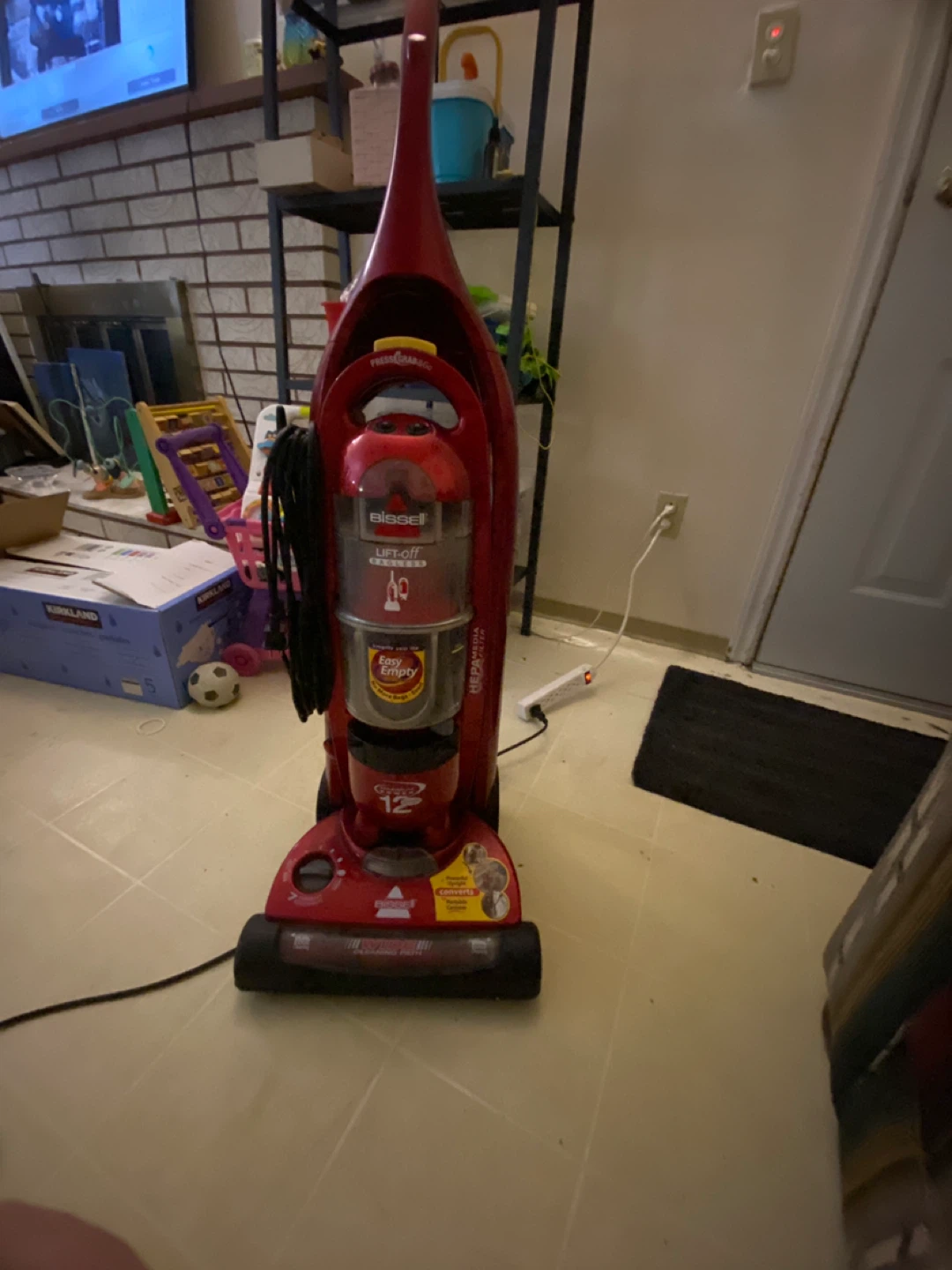 Bissell Lift-off Bagless Vacuum Cleaner - photo 4
