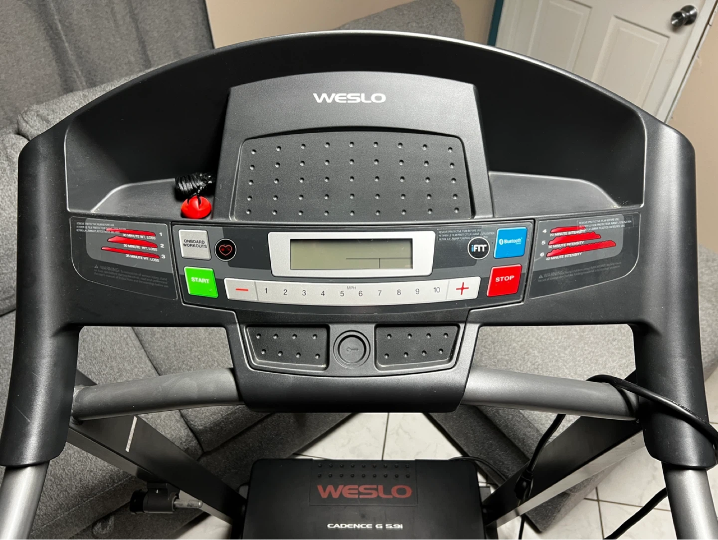 Weslo Cadence G 5.9i Treadmill + Workout Bench - photo 4