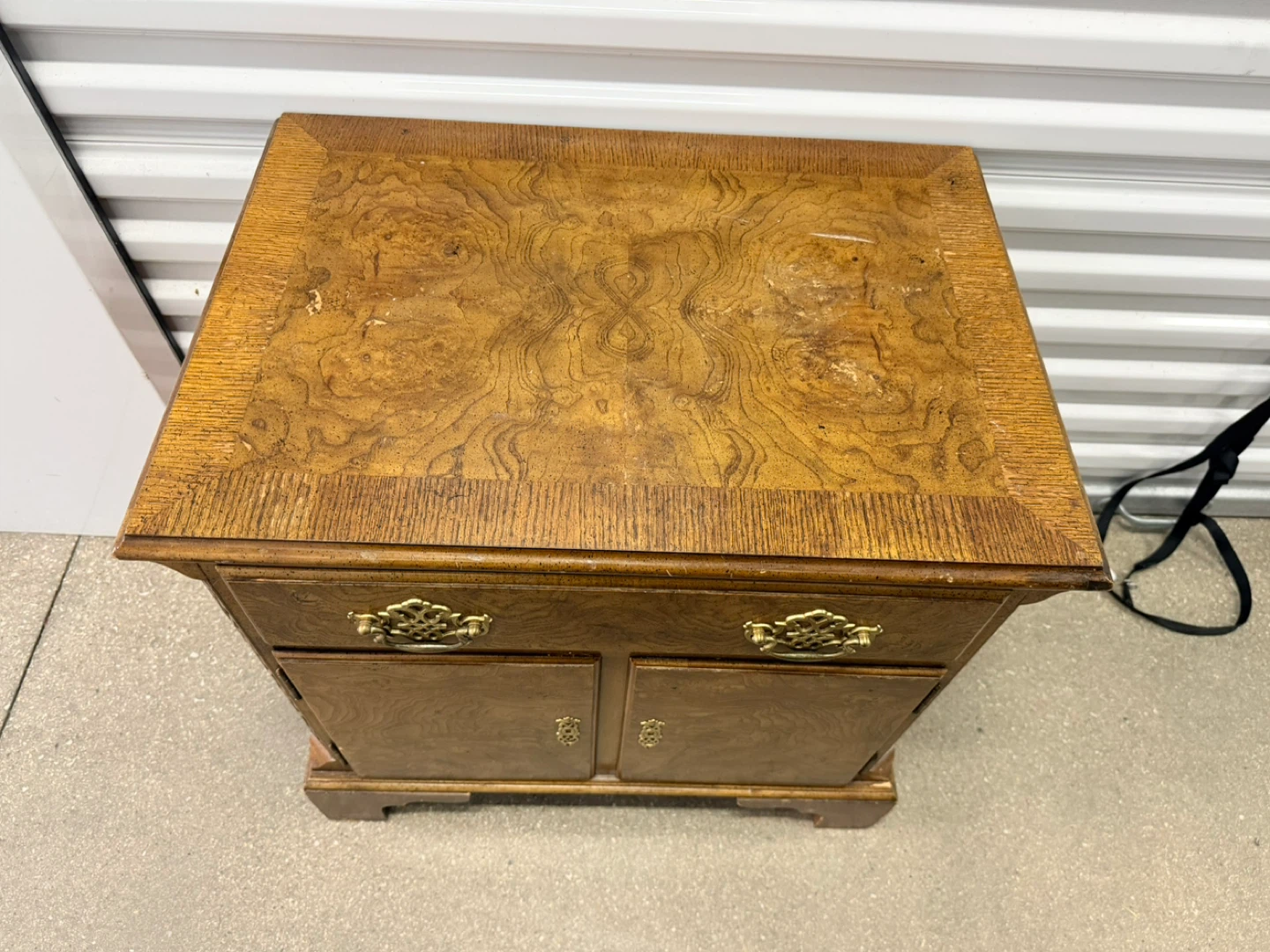 Baker Co. Vintage French Country Burlwood End Table - photo 5