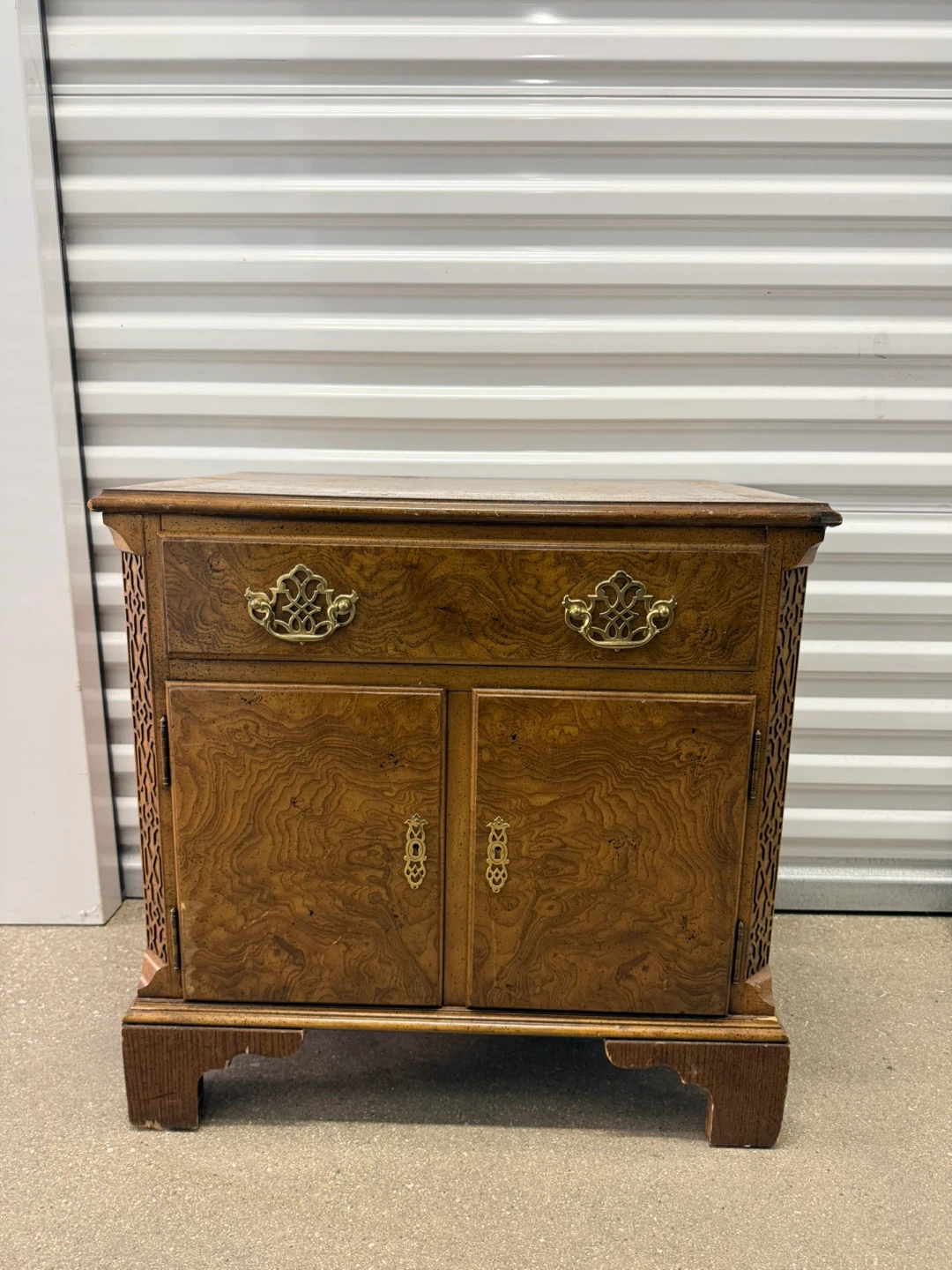 Baker Co. Vintage French Country Burlwood End Table - photo 2